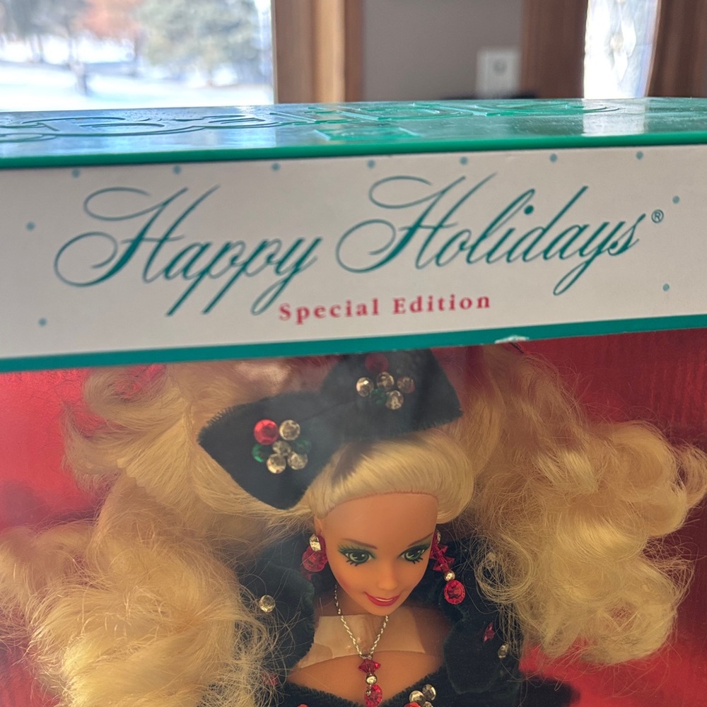 NIB 1991 Barbie Happy Holiday Special Edition Barbie - Picture 3 of 13